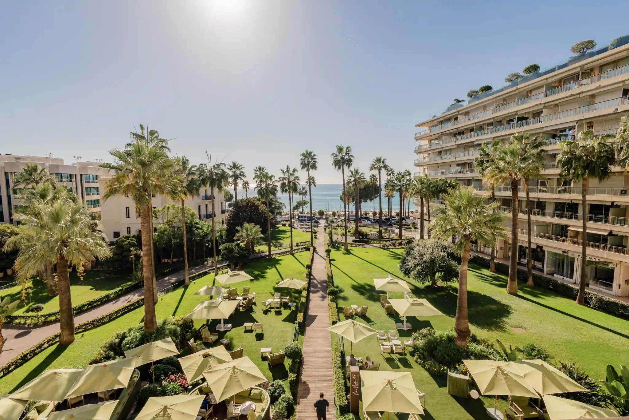 list_view.hotel_image_alt