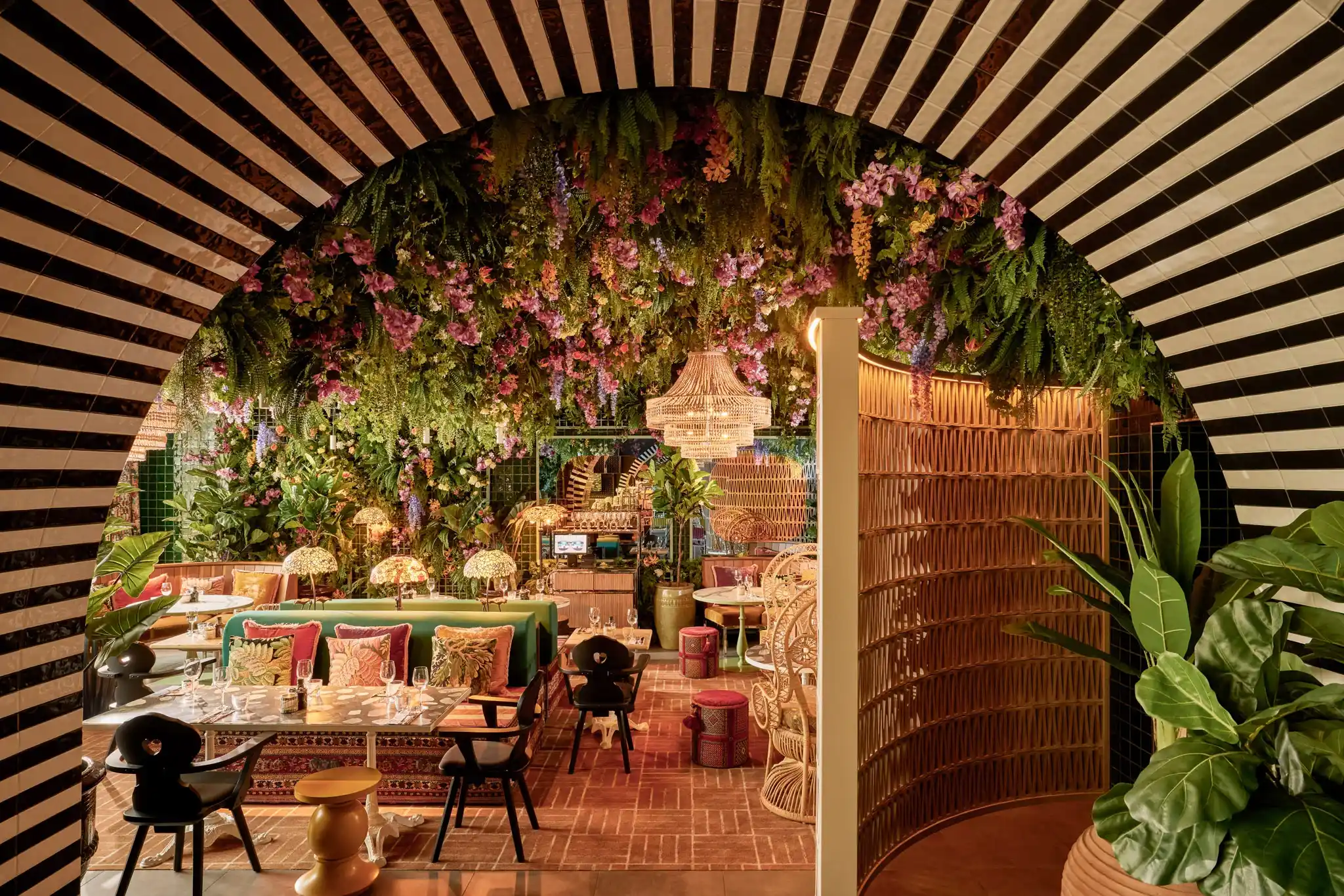 Mama Restaurant image